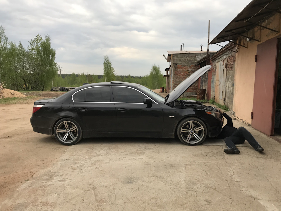 BMW 5 e60 черная бункер