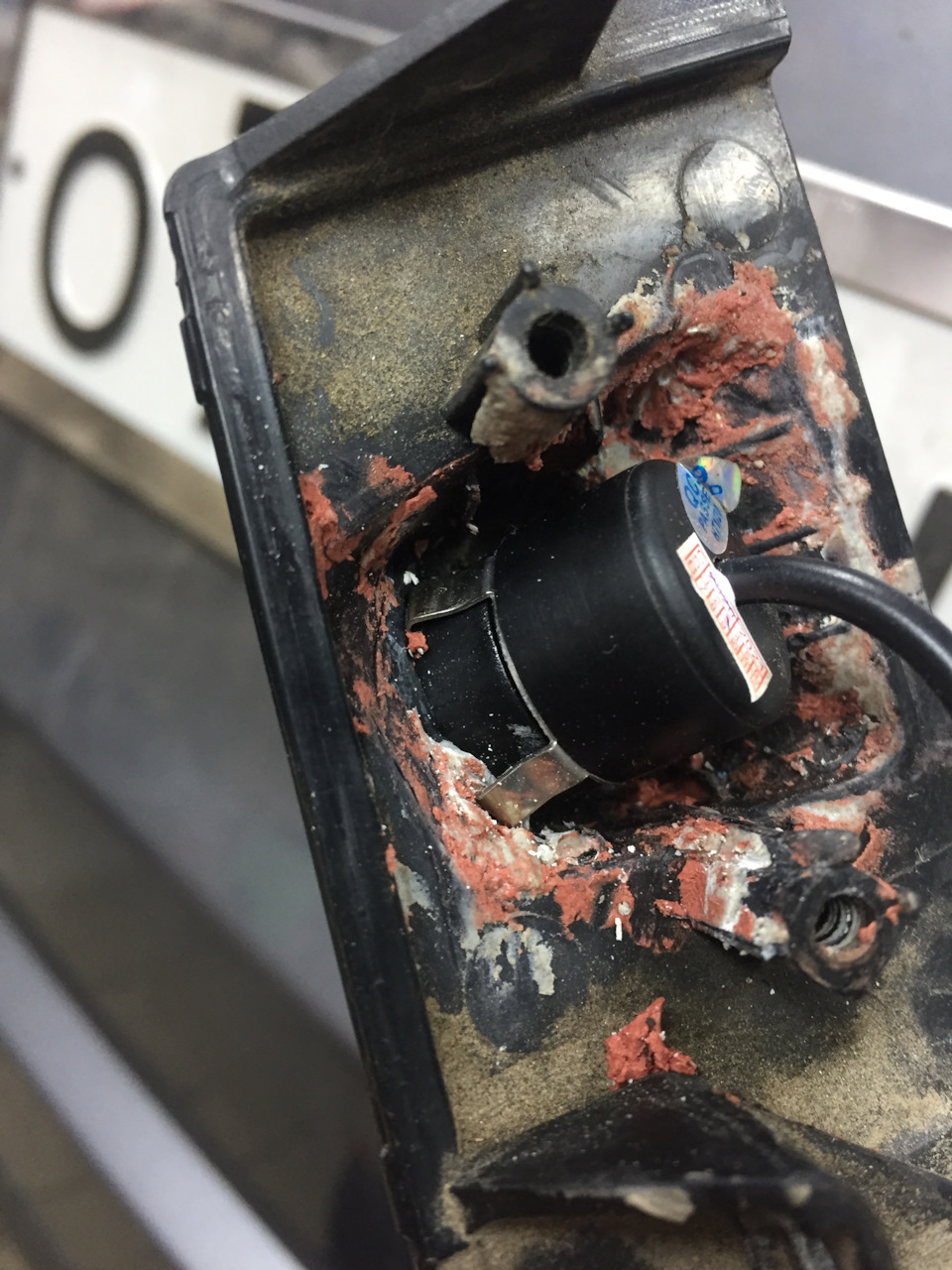 Замена камеры заднего вида ix35 — Hyundai ix35, 2 л, 2011 года | своими ...