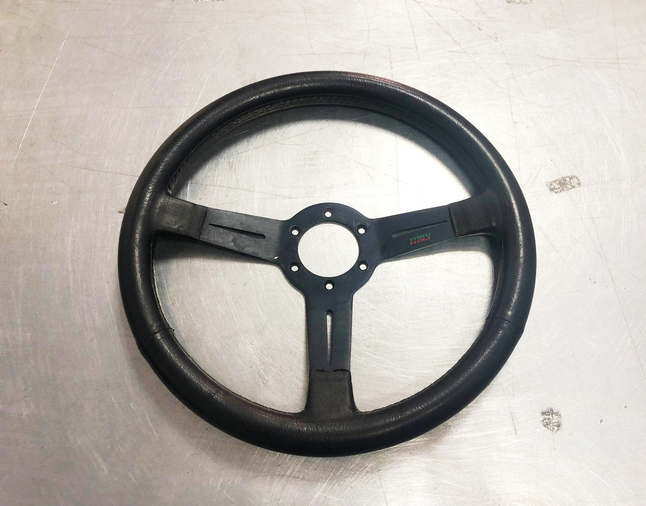 Оплетка на руль. Руль eva. Руль от аутлендера. Итальянский руль. Красная оплетка на mazda 3.