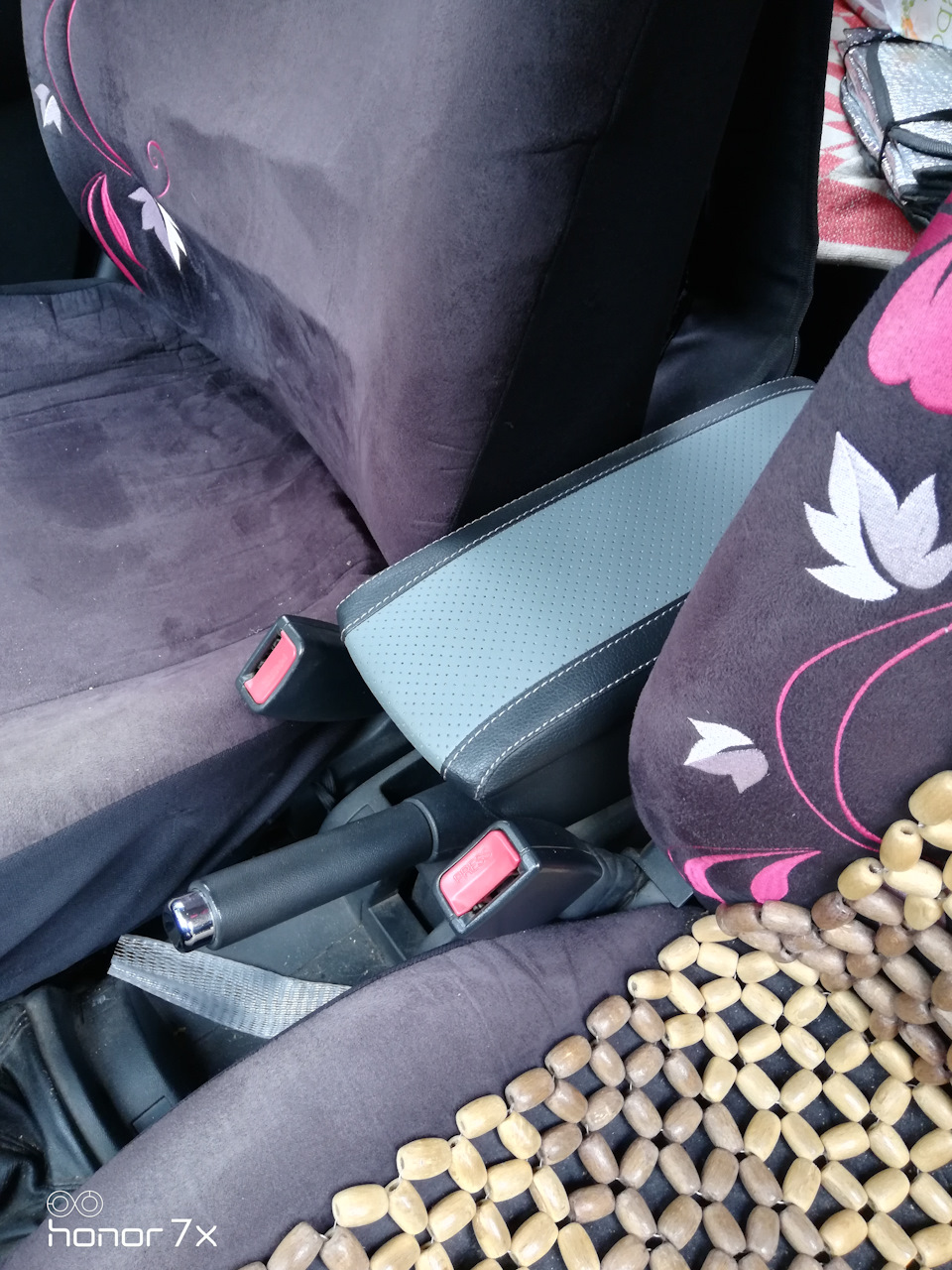 Подлокотник — Hyundai Getz, 1,4 л, 2007 года | аксессуары | DRIVE2