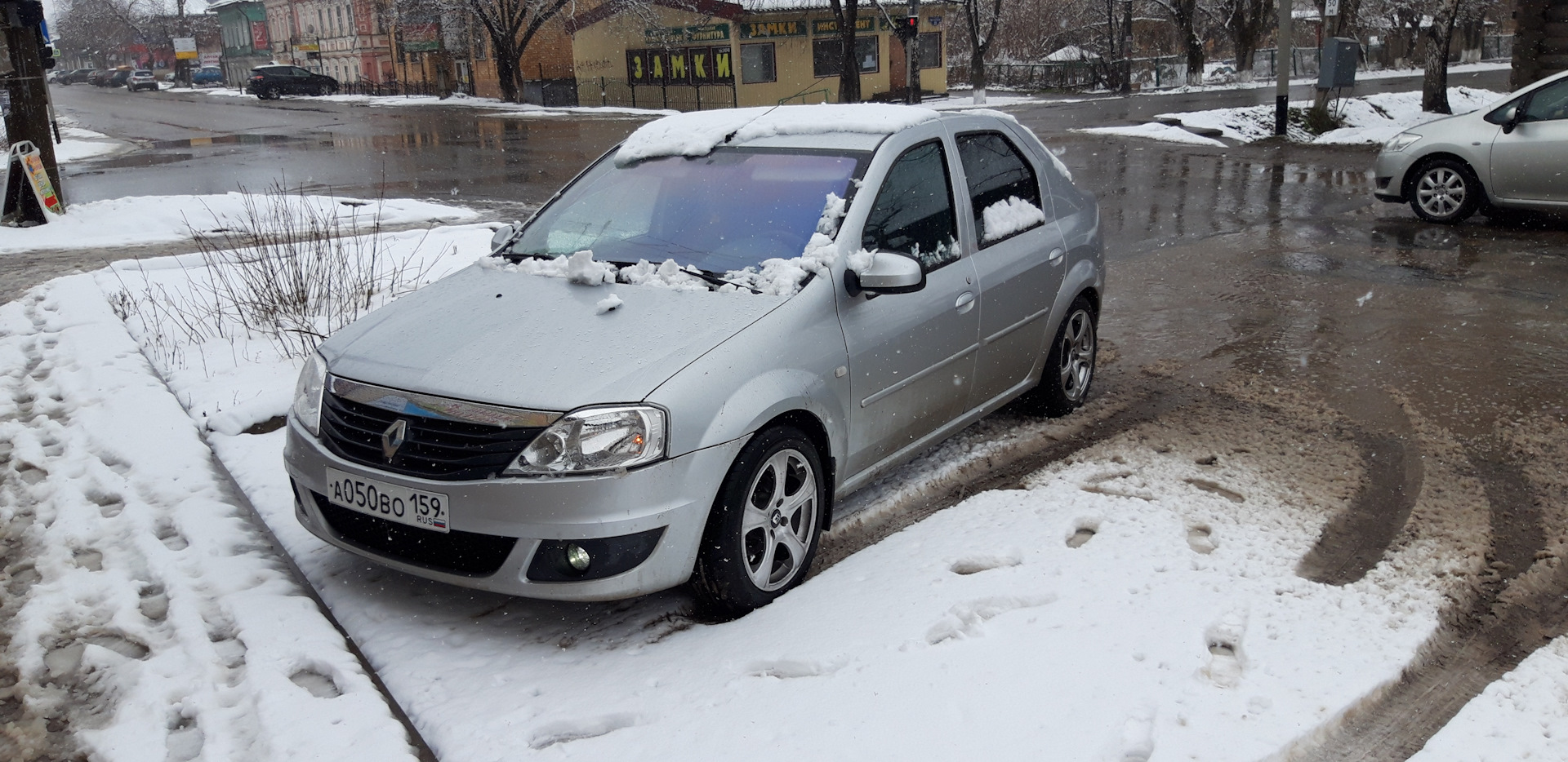 Renault Logan зима