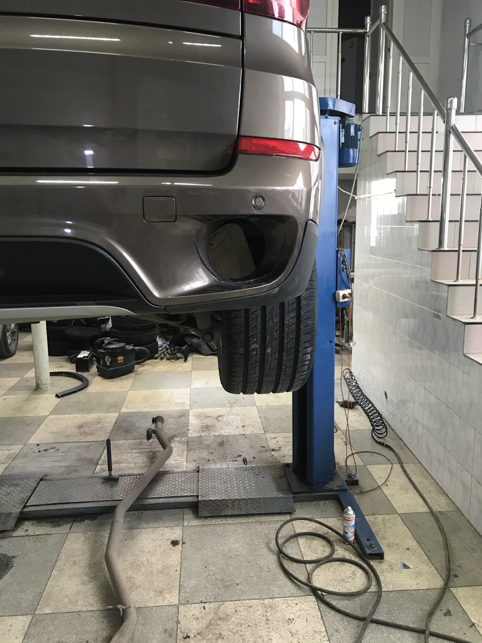 Начинаем переделку глушителя от 3.0 Дизель на 4.8 бензин! — DRIVE2