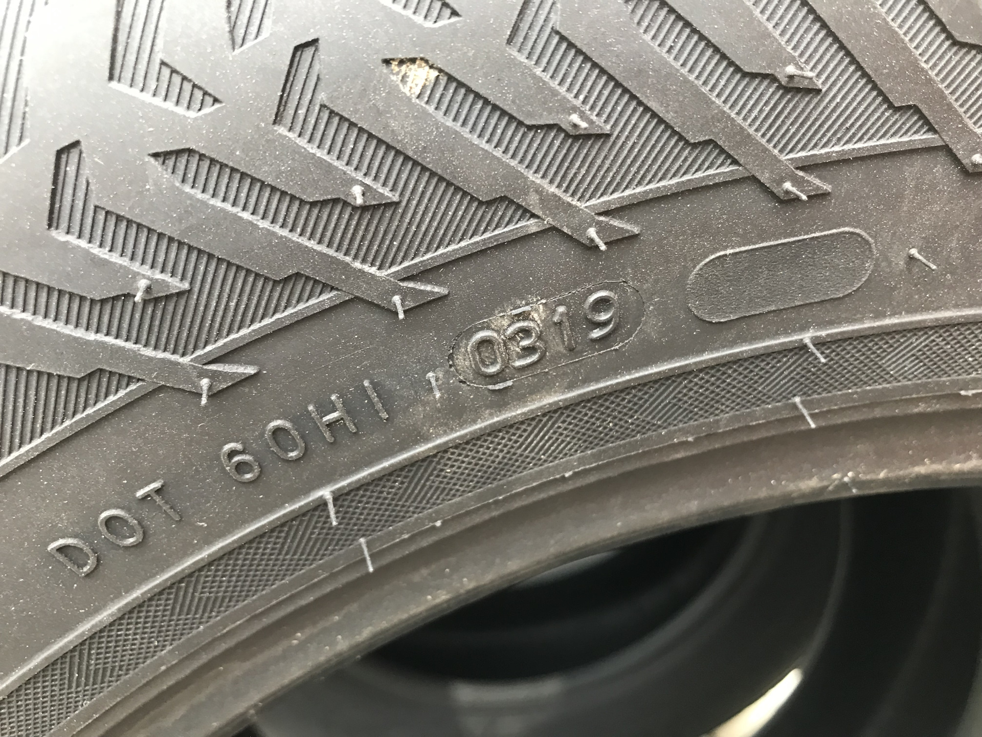 235 55 r20 nokian