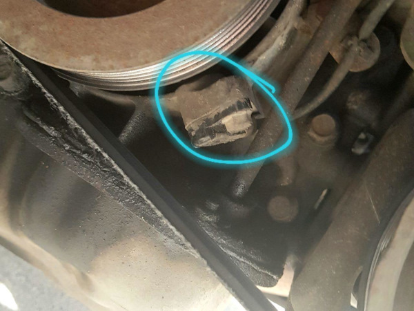 Замена датчика положения коленвала — Mazda 323 V, 2 л, 1998 года ...