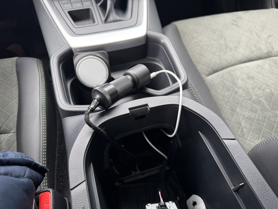Фото в бортжурнале Toyota RAV4 (5G)