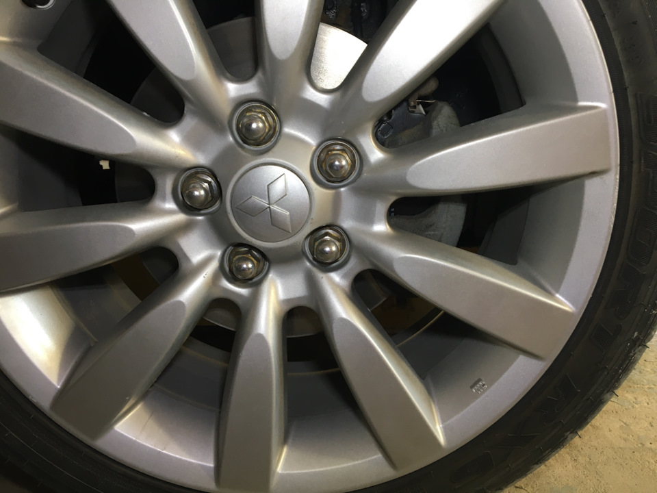 Проточка тормозных дисков, и выявление кривой ступицы! — Mitsubishi ...