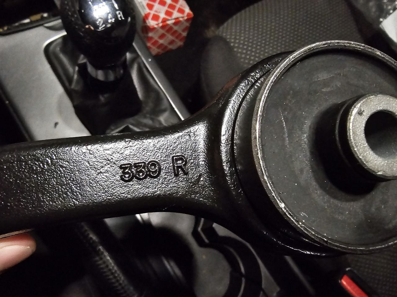 Передний кривой рычаг и пыльник шруса — Mazda 6 (1G) GG, 2 л, 2003 года ...