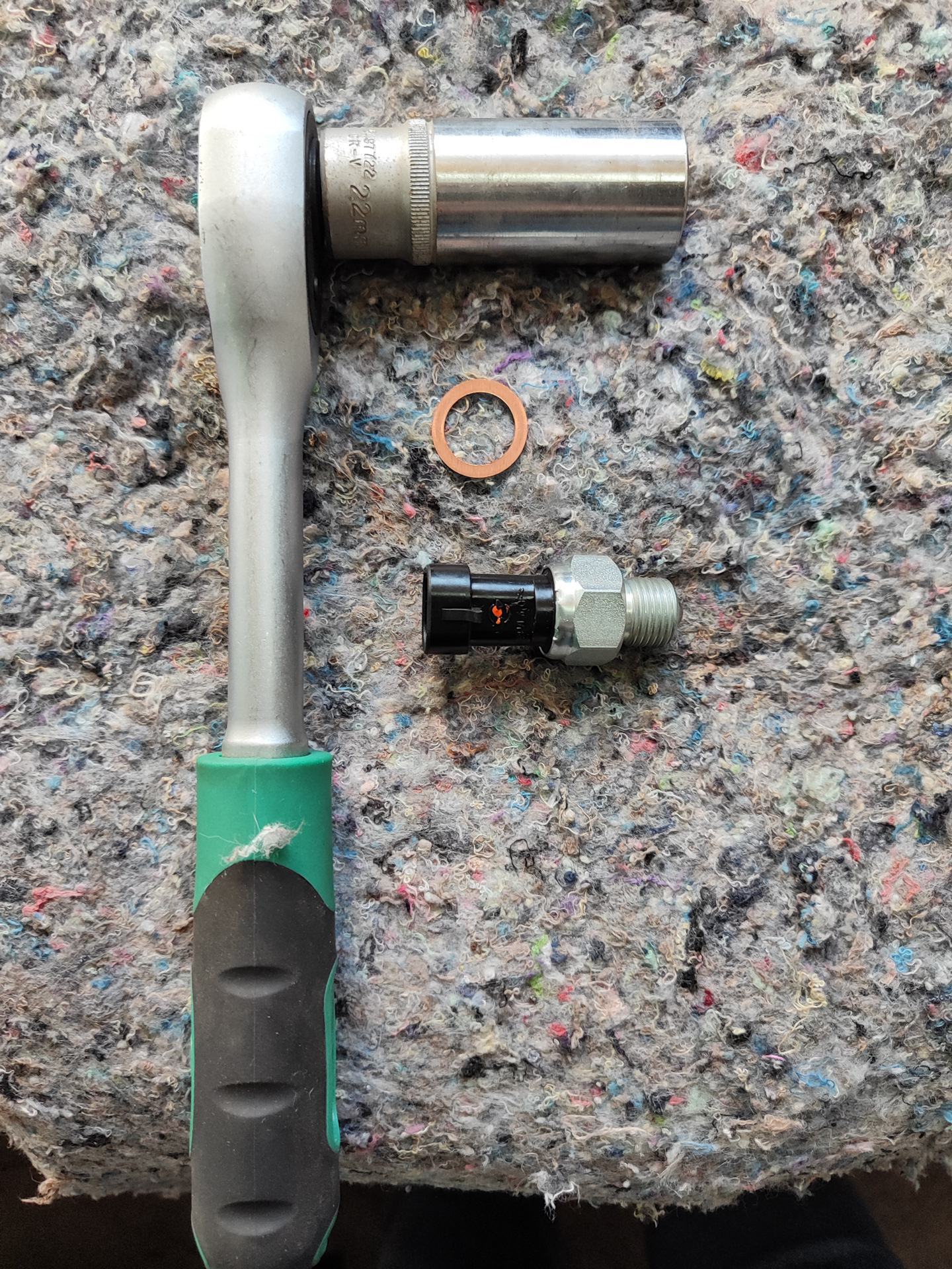 Замена датчика заднего хода и пополнение запасов для детейлинга — Lada ...