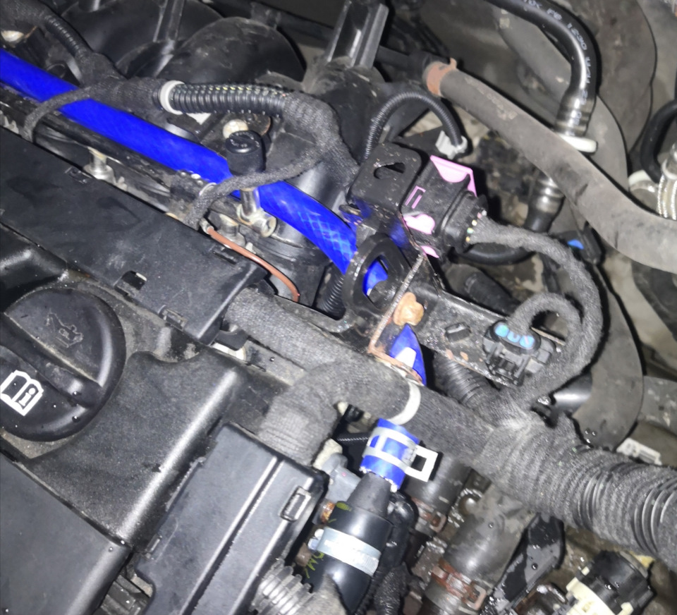 Трубка подогрева дроссельной заслонки — Opel Astra J, 1,6 л, 2012 года ...