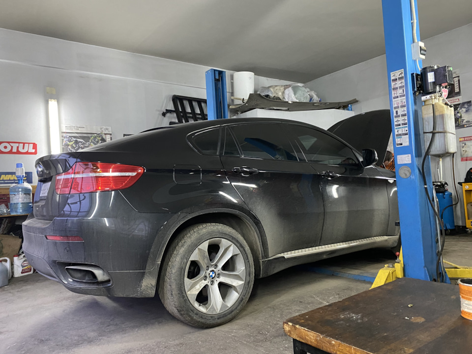 Фото в бортжурнале BMW X6 (E71/E72)