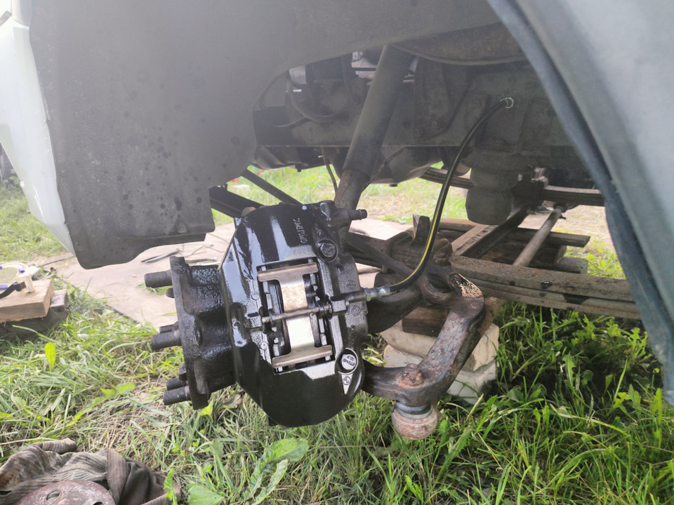 Замена колодок суппорта Toyota Land Cruiser на газели. — ГАЗ Газель, 7 ...