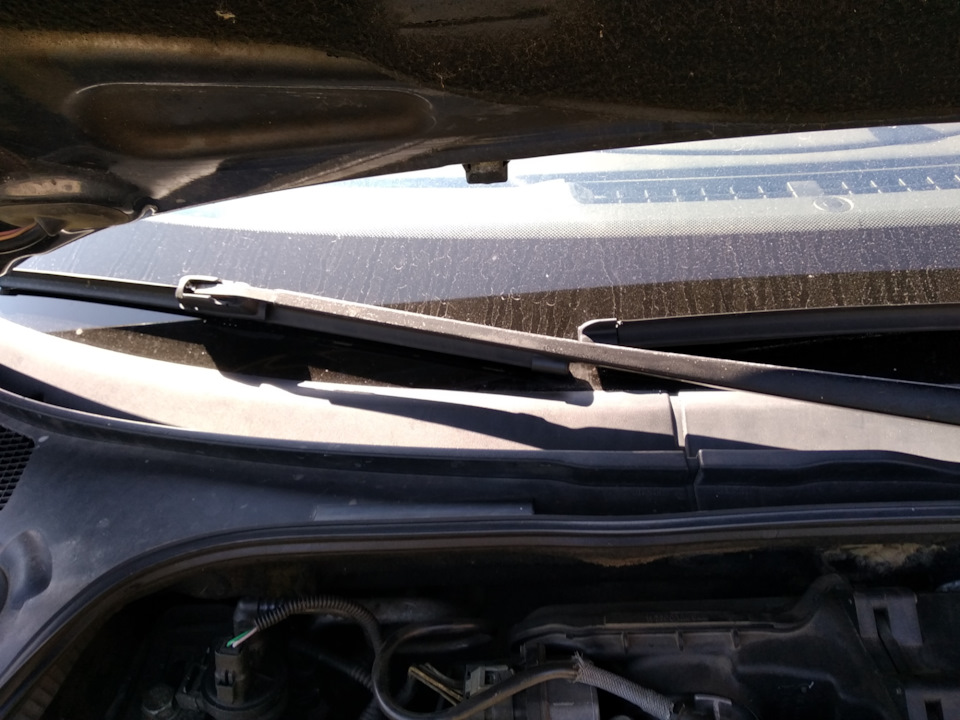 Замена втулок и доработка трапеции дворников. — Renault Laguna II, 2 л ...