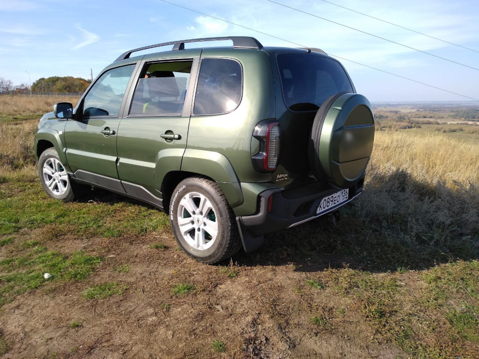 Нива Тревал для путешествий компанией — Lada Niva Travel, 1,7 л, 2021 ...