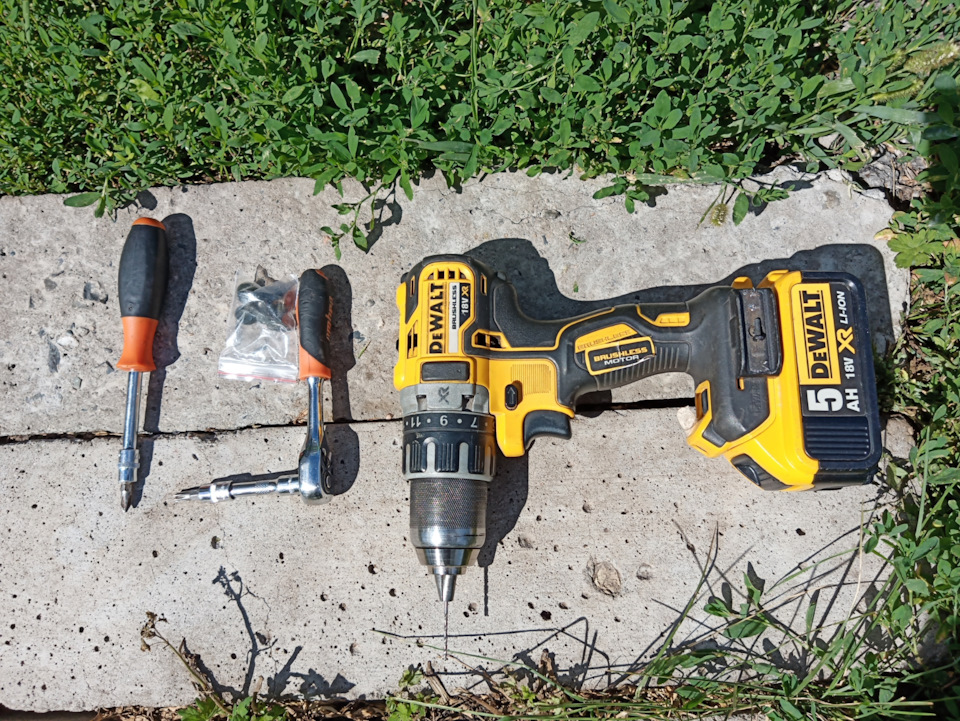 Фото в бортжурнале Peugeot 408 (1G)