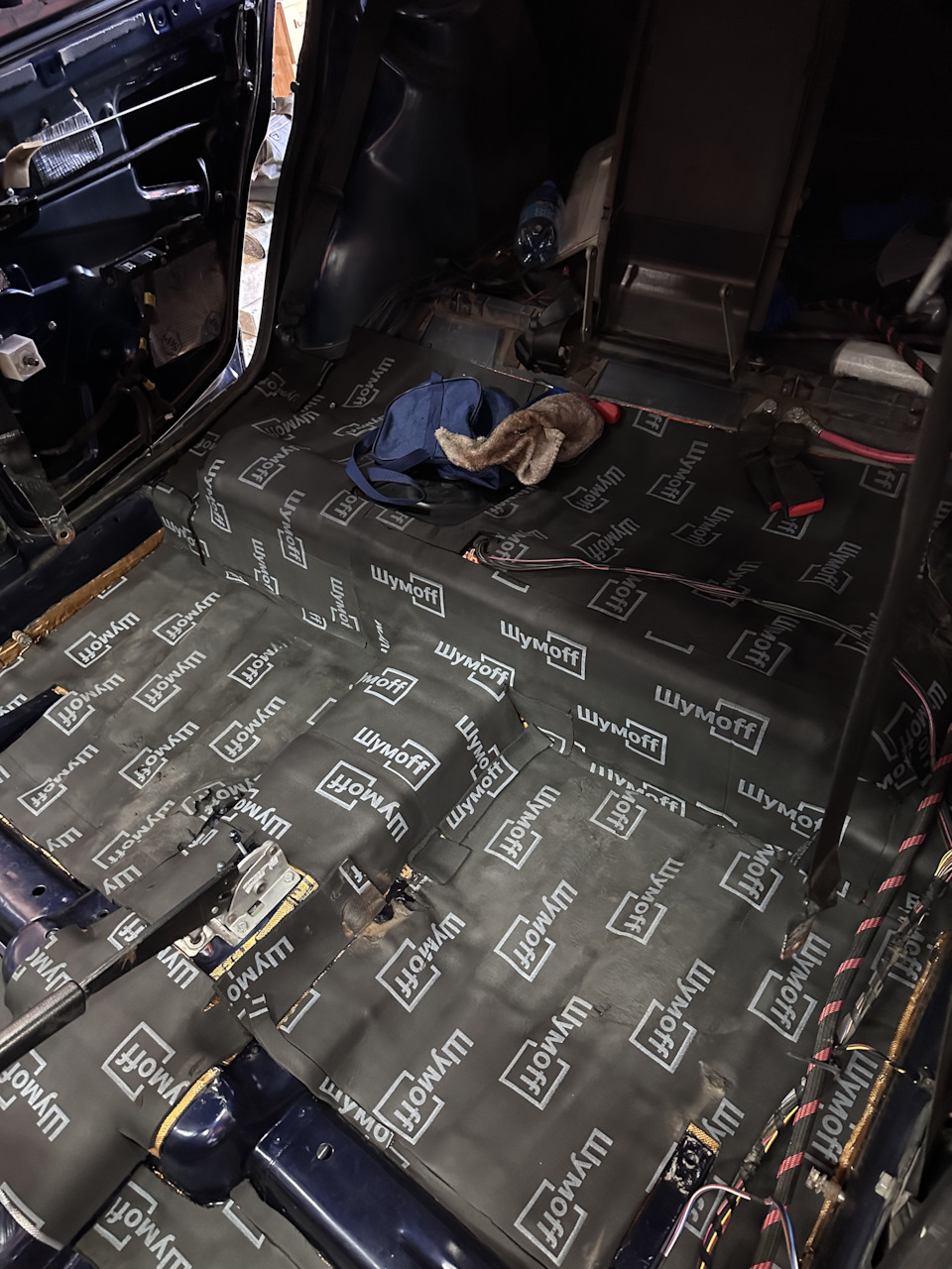 Шумовиброизоляция днища, моторного щита, замена проводки на Люкс ...