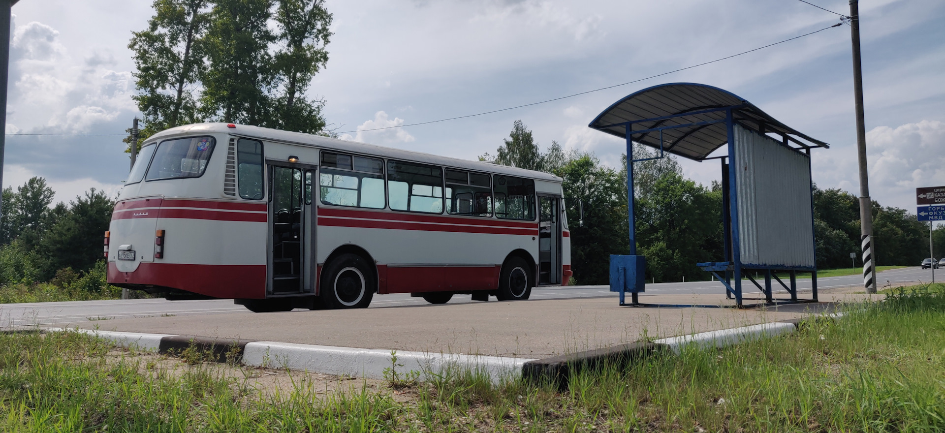 Автобус гомель красное. ЛАЗ 695н. ЛАЗ 695 Фащевка. ЛАЗ-695 Осинники. ЛАЗ 695 красный.