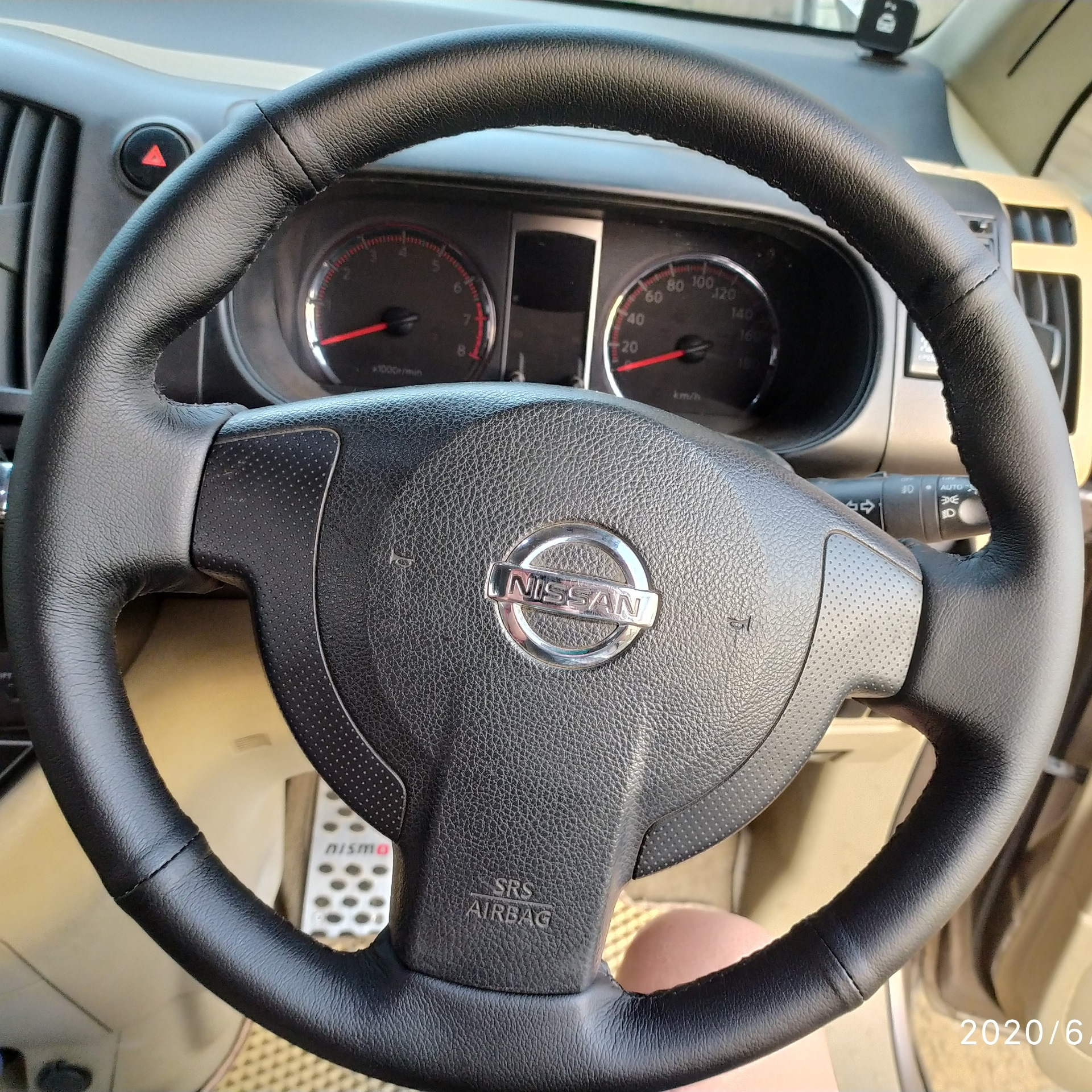Как снять руль на nissan serena c26