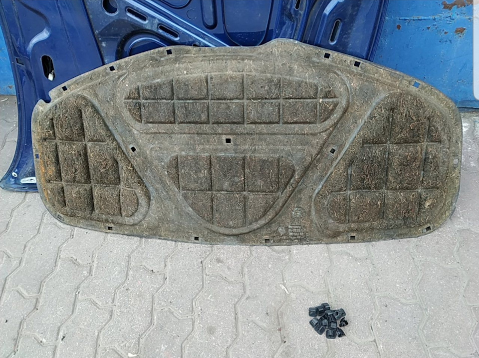 Теплоизоляция капота — Volkswagen Passat B5, 1,8 л, 2002 года | другое ...