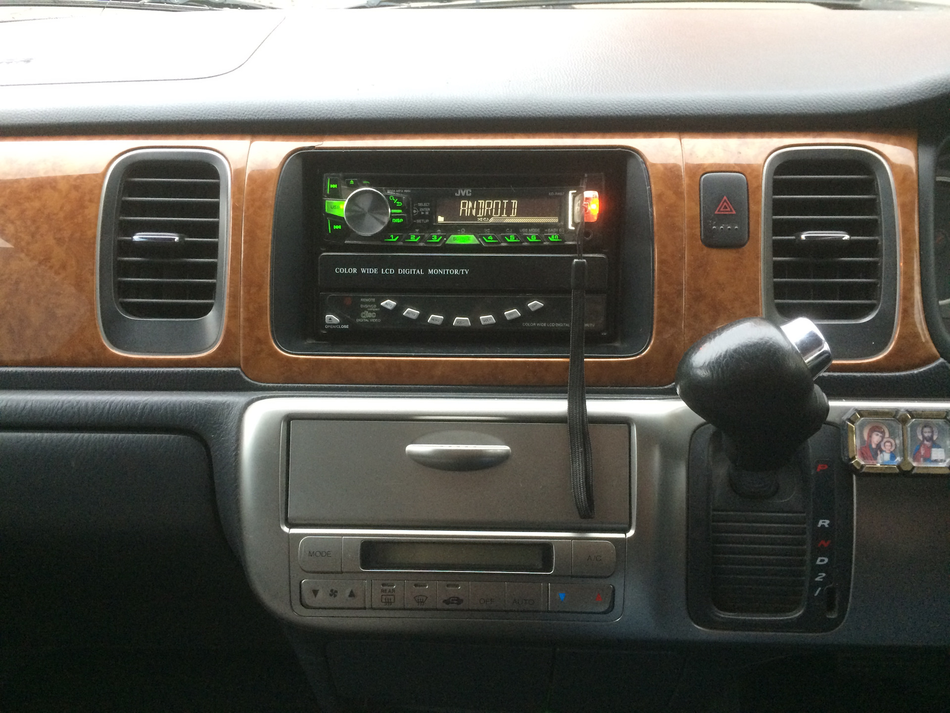 Honda stepwgn rf3 как снять магнитолу АЗ часть 1. Установка магнитолы - Honda Stepwgn (2G), 2 л, 2004 года автозвук DR