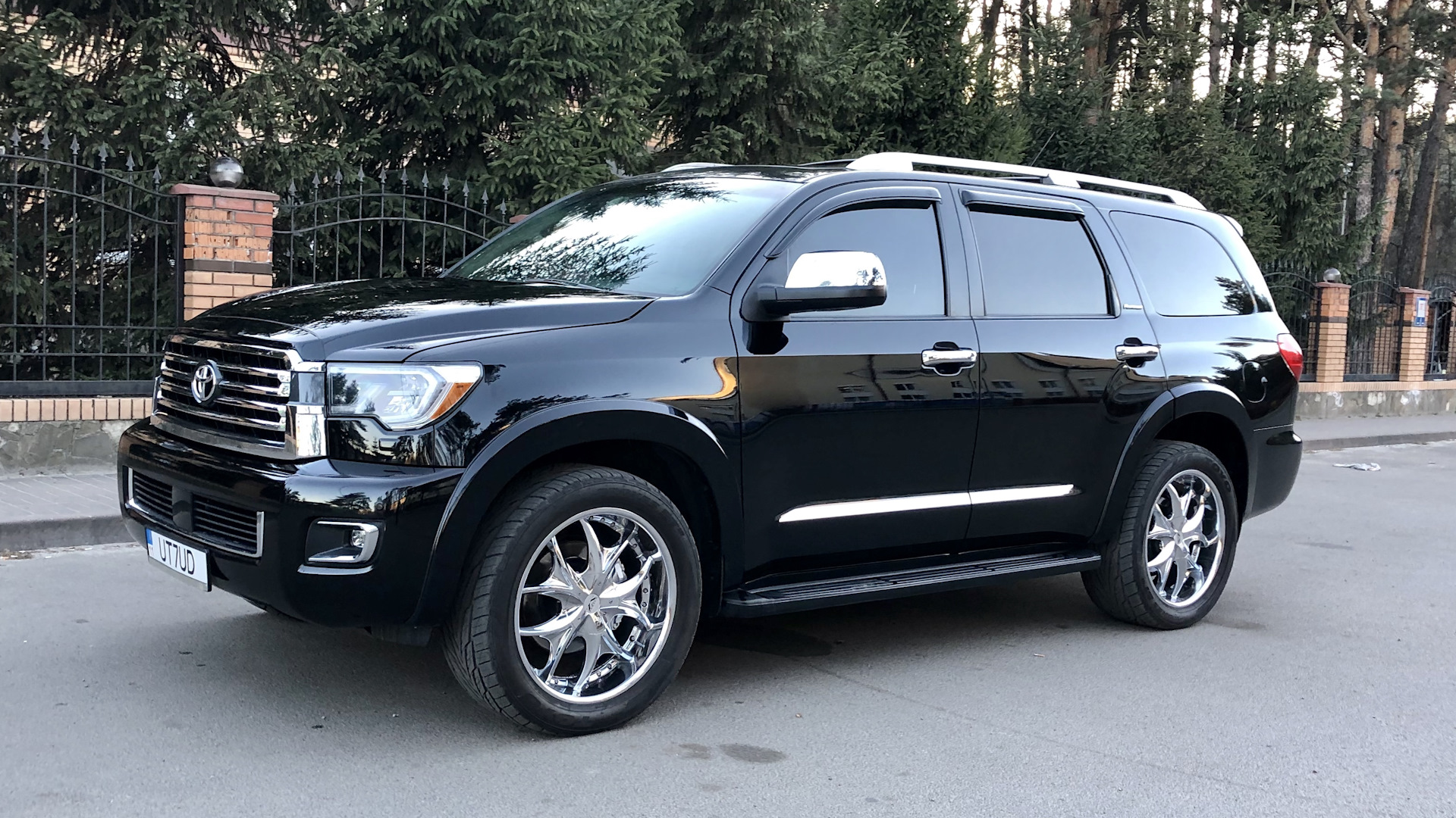 Секвойя с пробегом. Тойота Секвойя 2014. Toyota Sequoia 2022. Тойота Sequoia 2023 черная. Тойота Секвойя 2019 черный