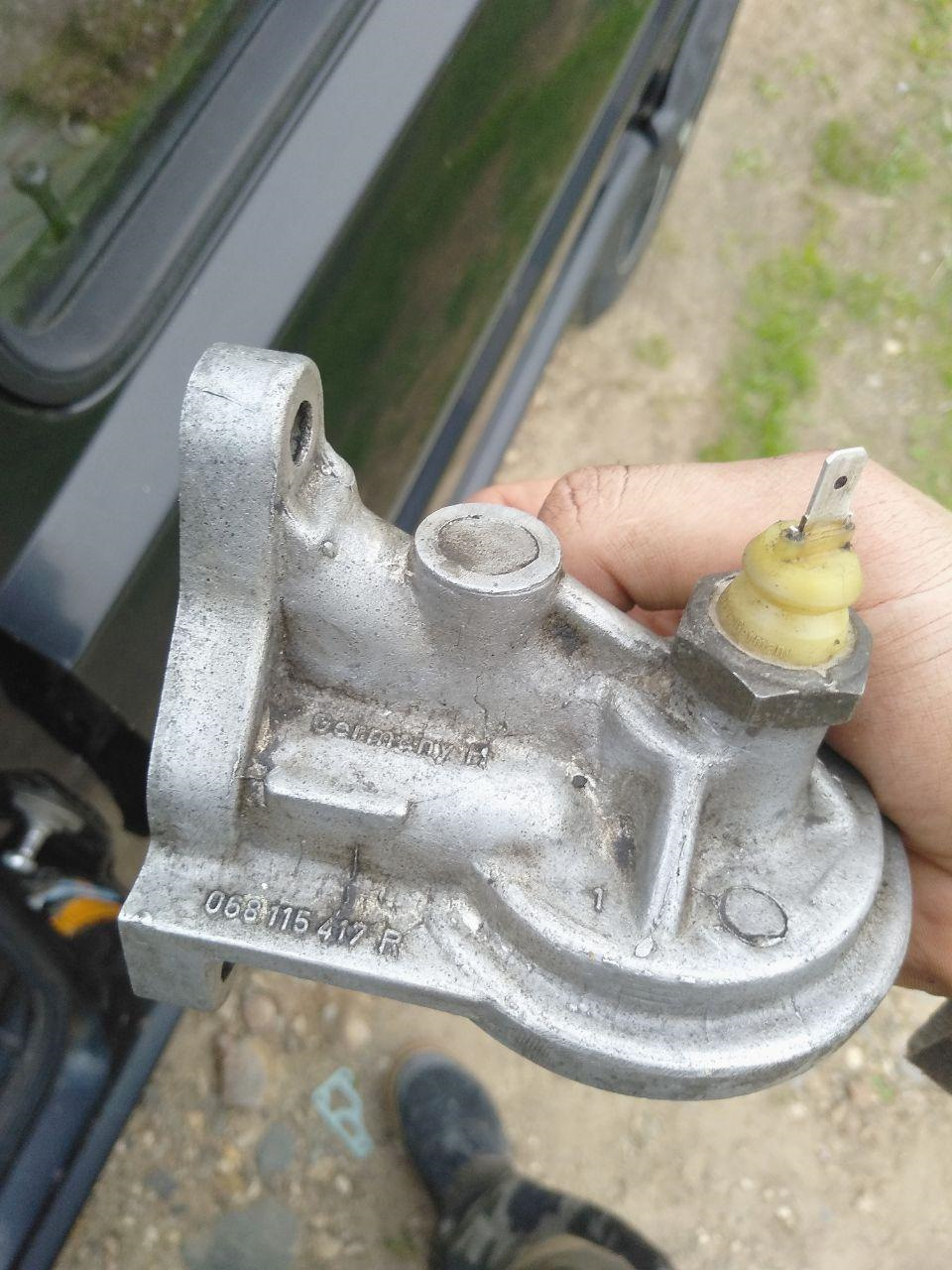 Прокладка кронштейна масляного фильтра — Volkswagen Golf Mk2, 1,6 л ...