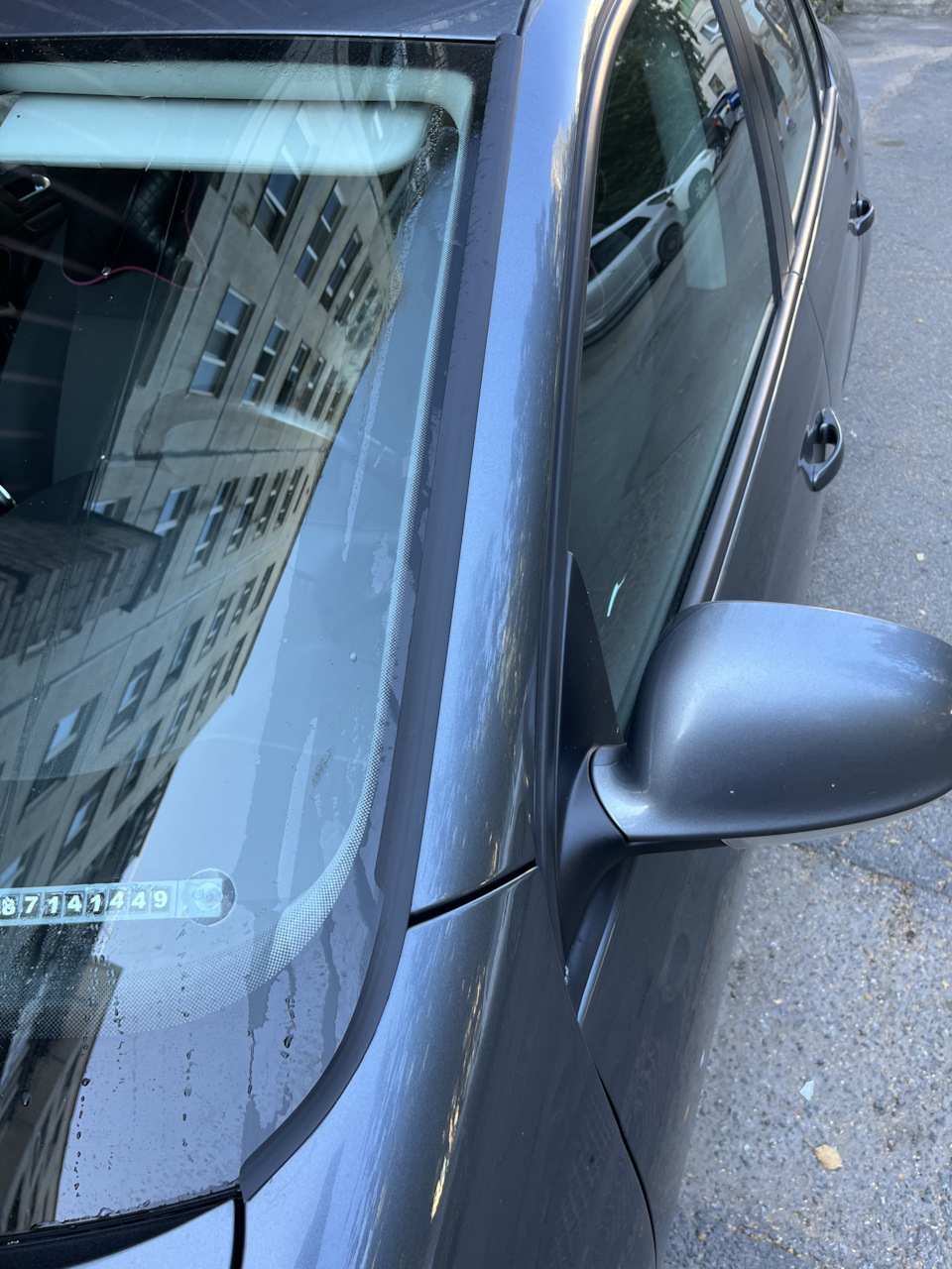 Водосток ветрового стекла — Volkswagen Jetta V, 1,6 л, 2009 года ...