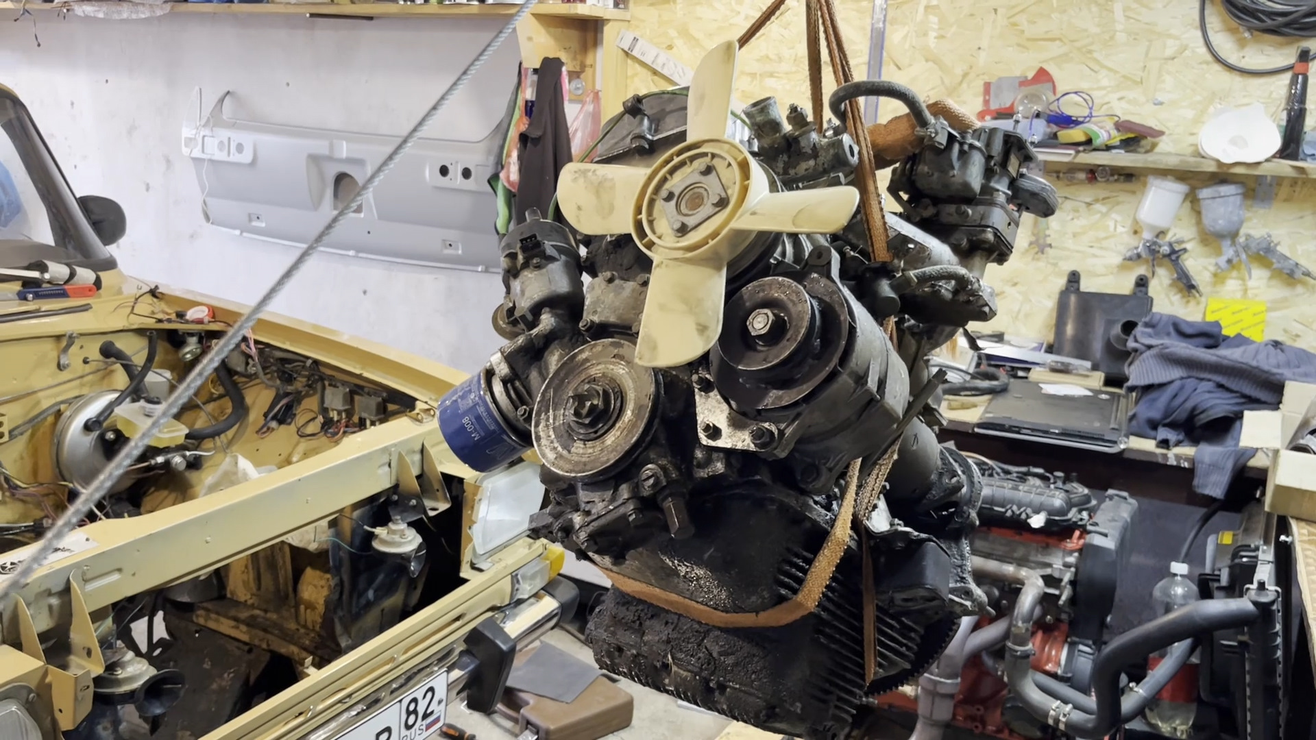 Начал свап Шеснаря в Москвич 2140. Сварил кронштейны, врезал КПП ваз ...