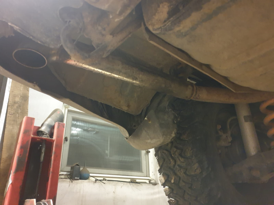 новый глушитель — Mitsubishi Pajero (3G)