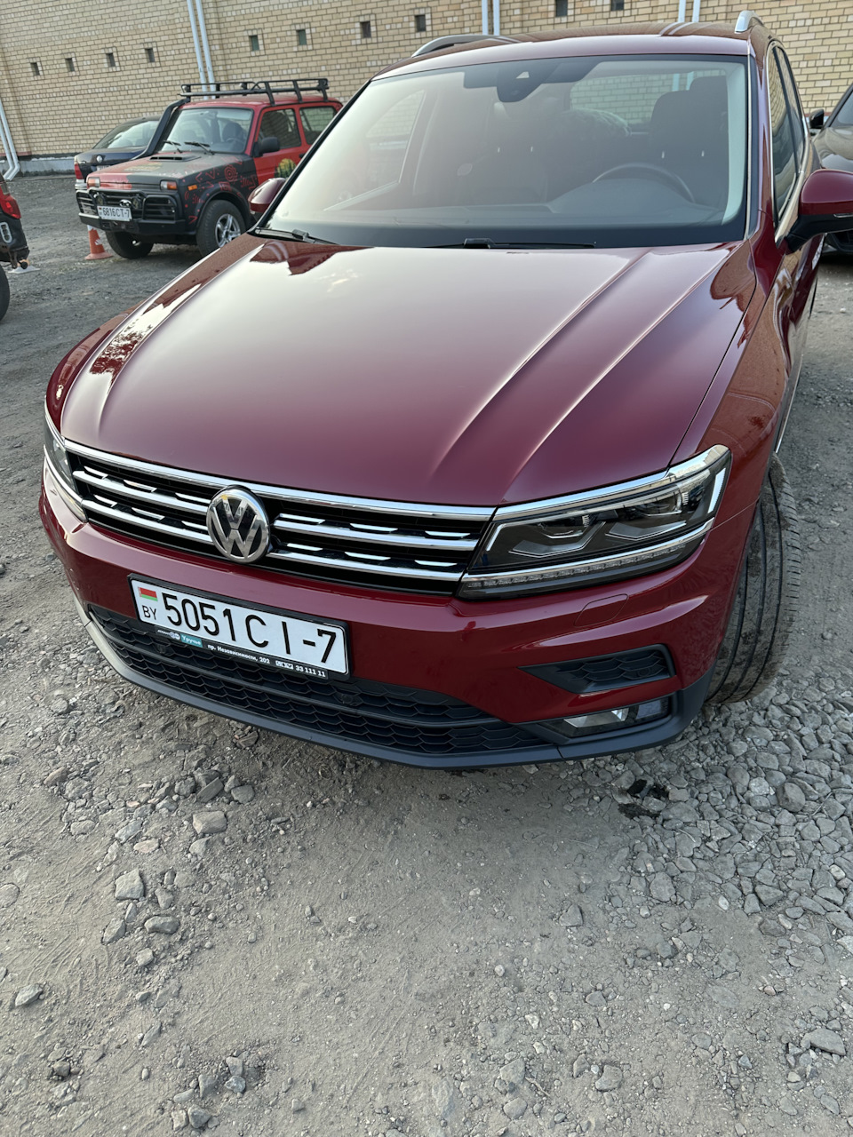 3 Покрытие капота и крыльев бронепленкой — Volkswagen Tiguan (2G), 2 л,  2018 года | аксессуары | DRIVE2