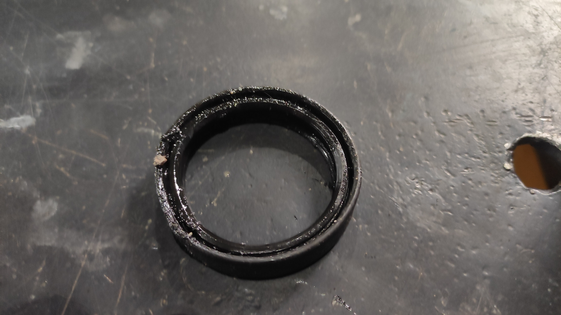 Замена сальника хвостовика — Mitsubishi Montero Sport, 3 л, 2002 года ...