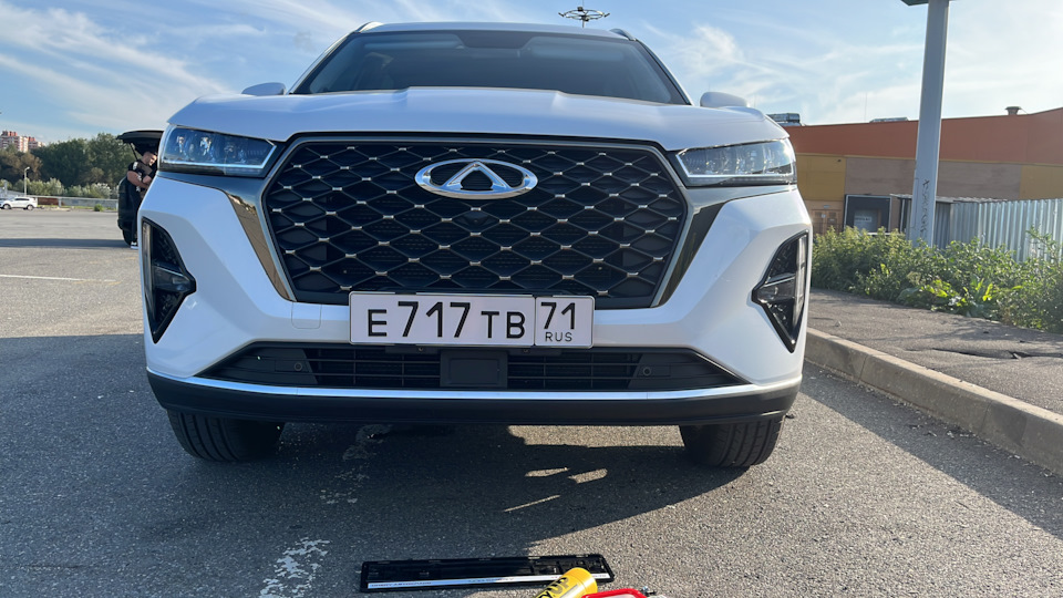 Безрамочное крепление номеров — Chery Tiggo 7 Pro Max, 1,5 л, 2023 года ...