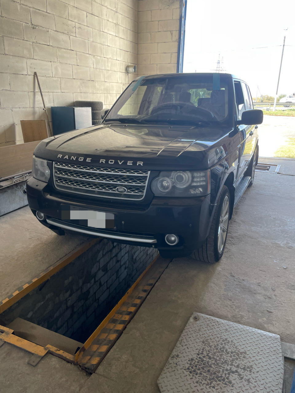 Замена лобового + замена лампочек + постановка на учёт — Land Rover Range  Rover (3G), 4,4 л, 2011 года | техосмотр | DRIVE2