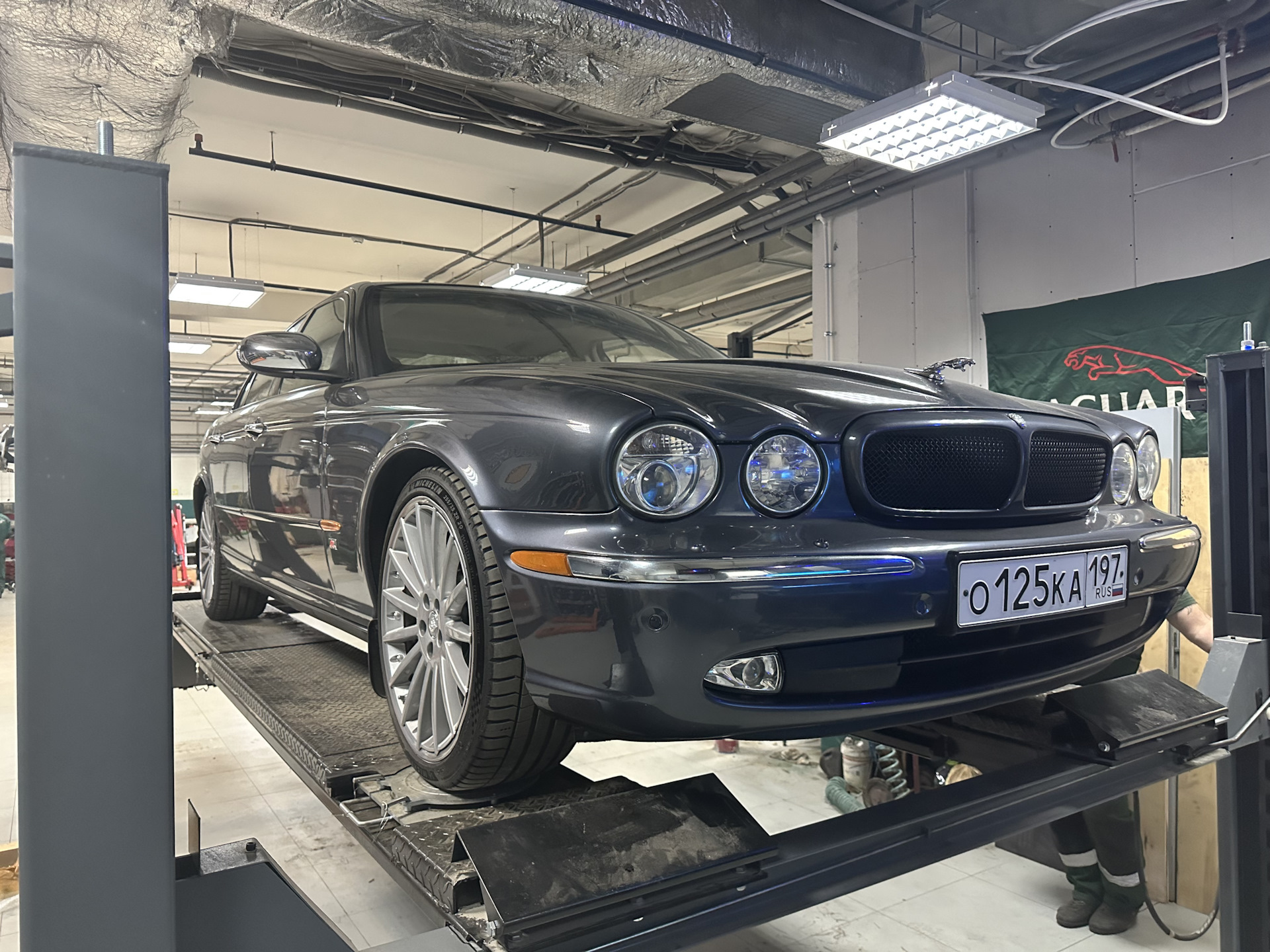 Вибрации. Люфт ступицы колеса. — Jaguar XJR (X350 X358), 4,2 л, 2003 года |  другое | DRIVE2