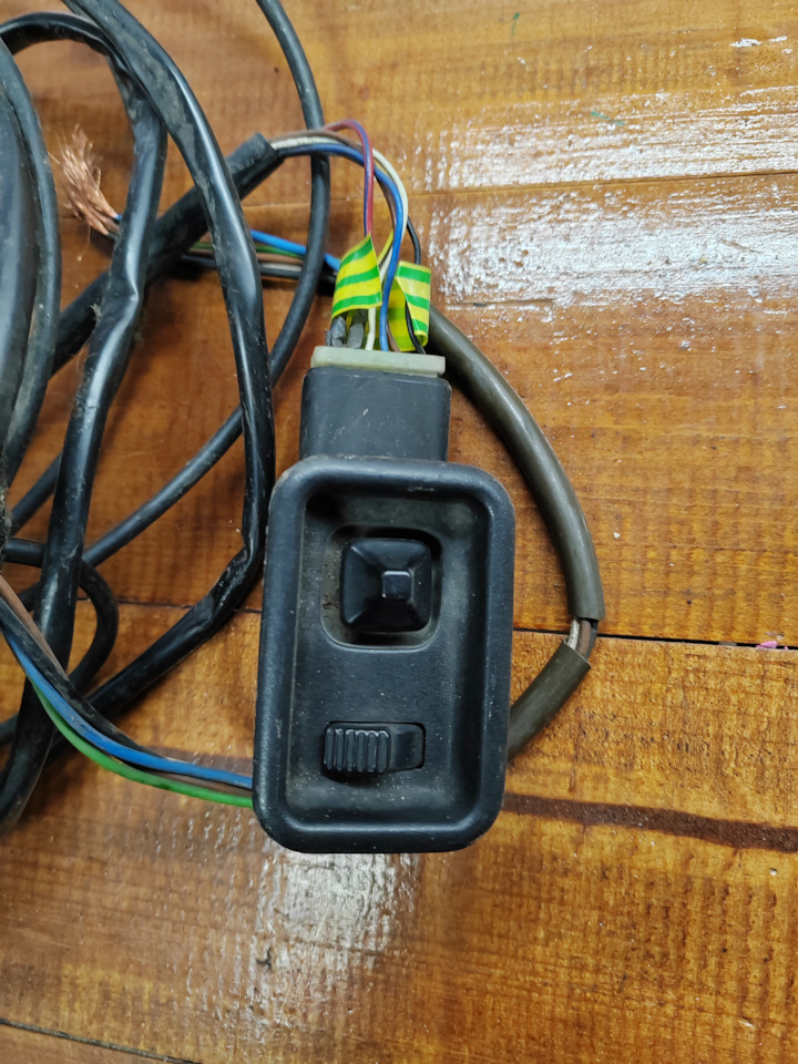 Коса электрозеркал на Audi 100 (C3), Audi 100 Avant (C3), Audi 200 (C3 ...