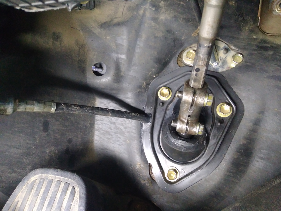 Восстановление пыльника рулевой колонки — Toyota Town Ace Noah, 2 л ...