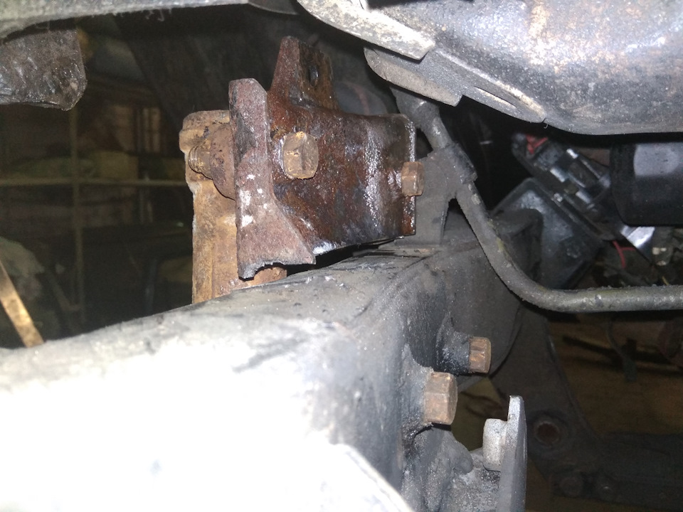 примерка — Mitsubishi Montero I