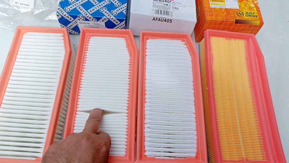 Stellox — ну очень плотный фильтрующий элемент. Еле палец просунул. Думаю, что это не совсем айс для мотора — Renault Duster (1G). Запчасти на фото: AFAU405