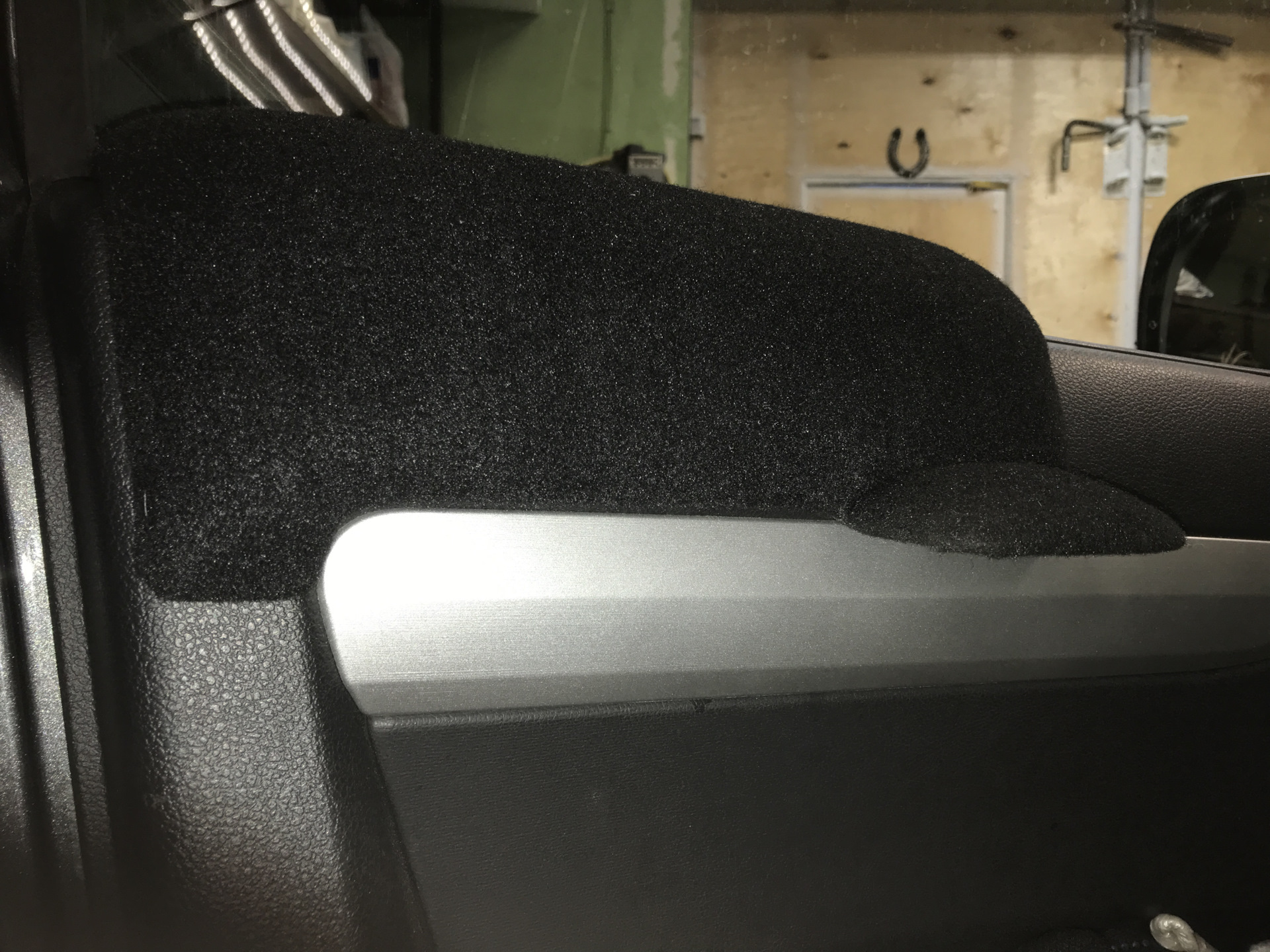 Подушка под локоть на дверь. — Peugeot Traveller, 2 л, 2018 года ...