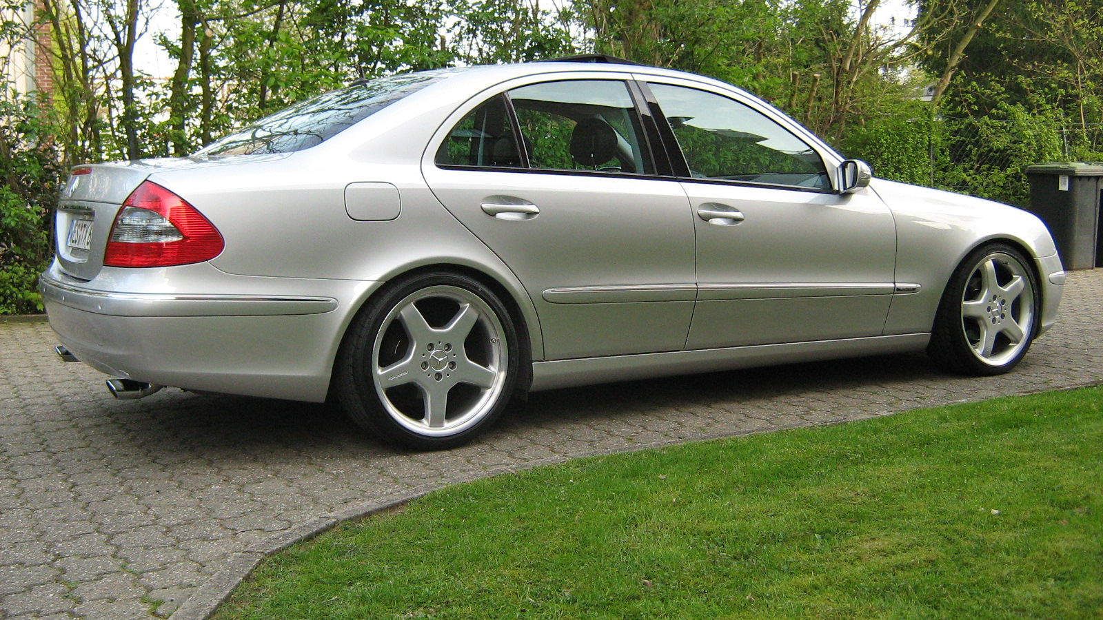 Mercedes r19