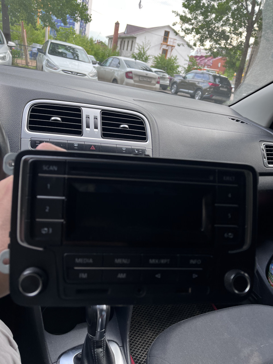 Камера заднего вида на поло — Volkswagen Polo Sedan, 1,6 л, 2014 года ...