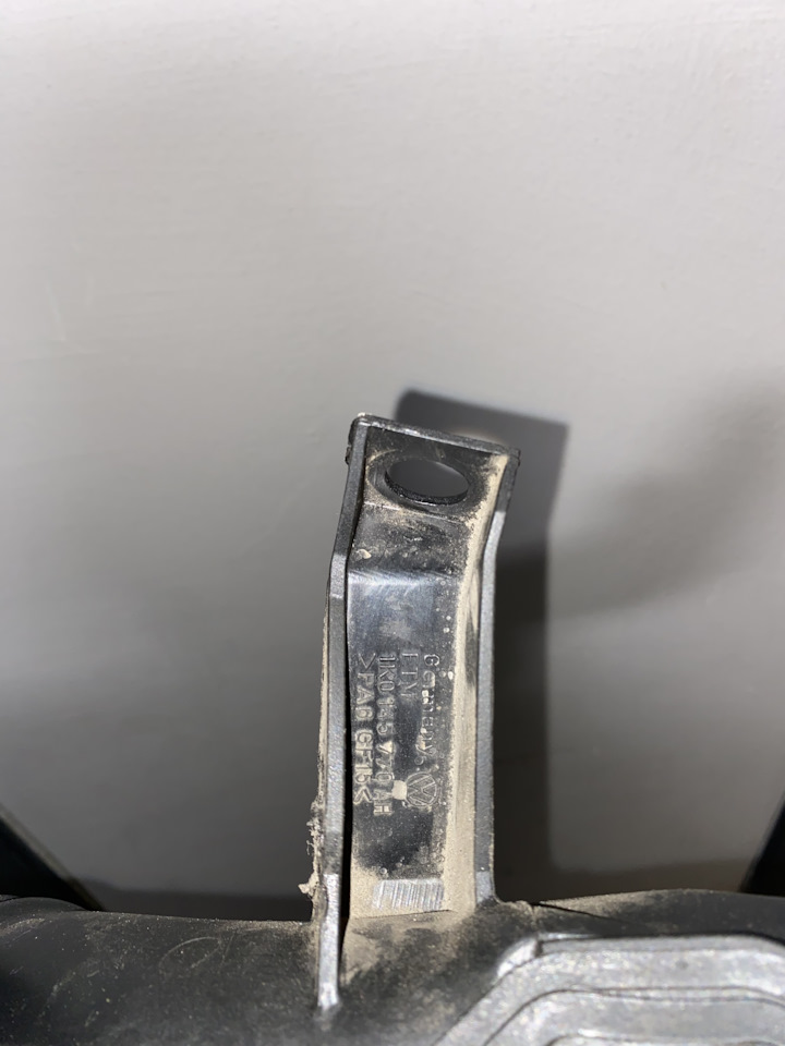 Патрубок от дроселя к интеркулеру на Skoda Octavia A5 Mk2, Volkswagen ...