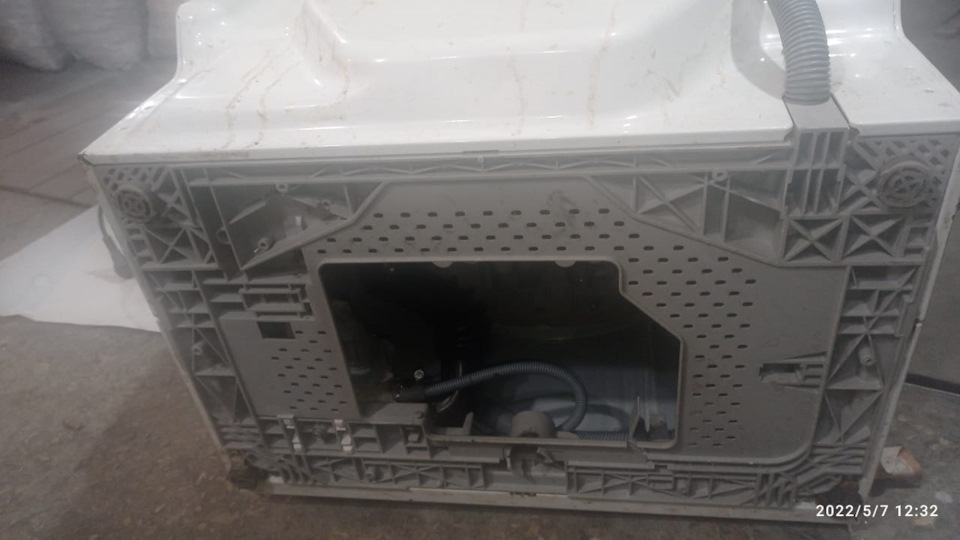 Замена шланга слива на стиральной машинке Zanussi ZWS 382 — DRIVE2