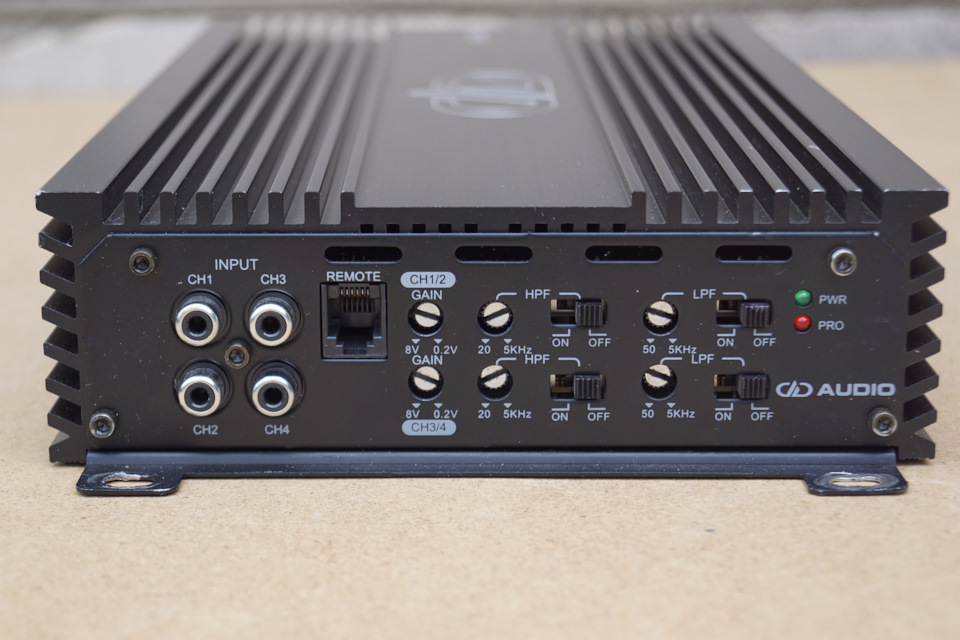 Кроссоверная часть SS4b стоимостью 32000р. Ничего лишнего, для каждой пары каналов регуляторы чувствительности, раздельные HPF и LPF от 20 Гц до 5 кГц, и разъем RJ12 для внешнего регулятора. — Lada Приора Купе