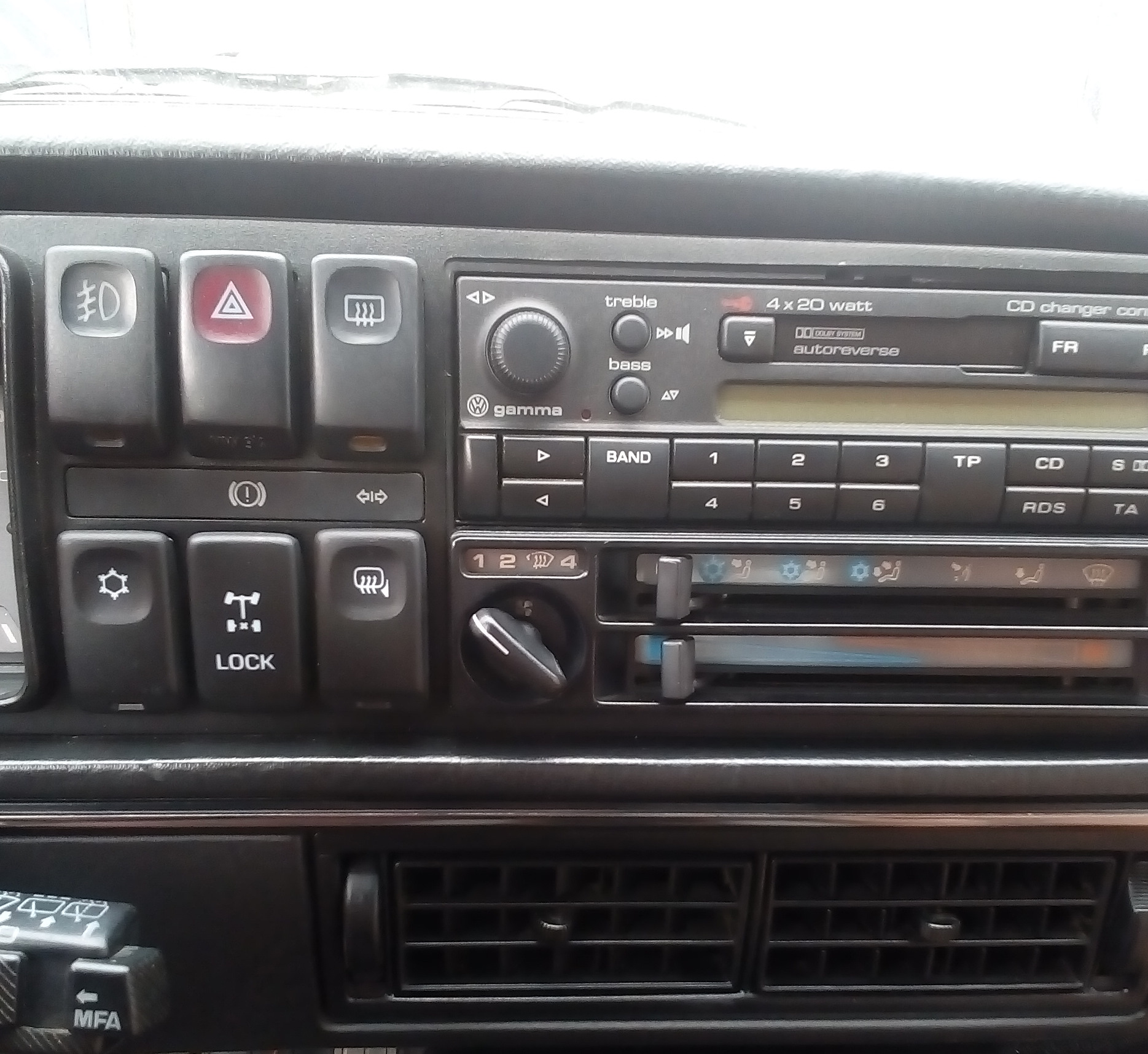 Кнопка аварийки — дополнительная — Volkswagen Golf Country, 1,8 л, 1990 ...