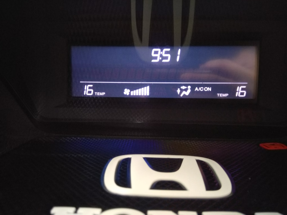 4. Вкл климат и циркуляцию воздуха по салону. — Honda Accord (8G)