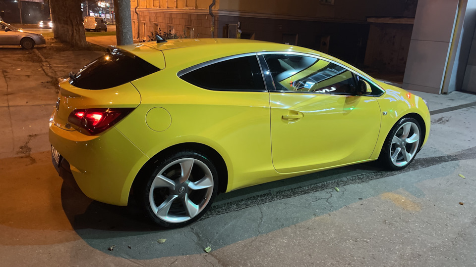 Не выезжают омыватели фар — Opel Astra J GTC, 1,6 л, 2012 года ...