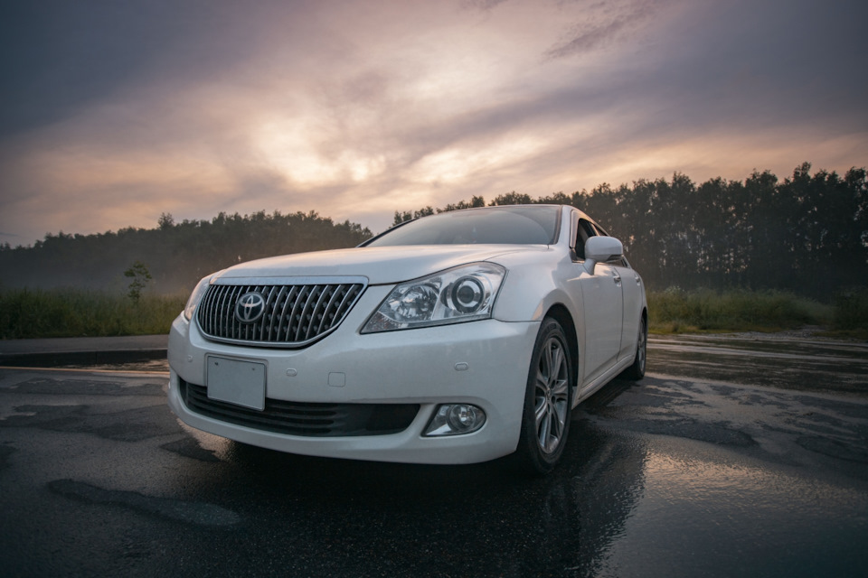 Toyota Crown Majesta 2010