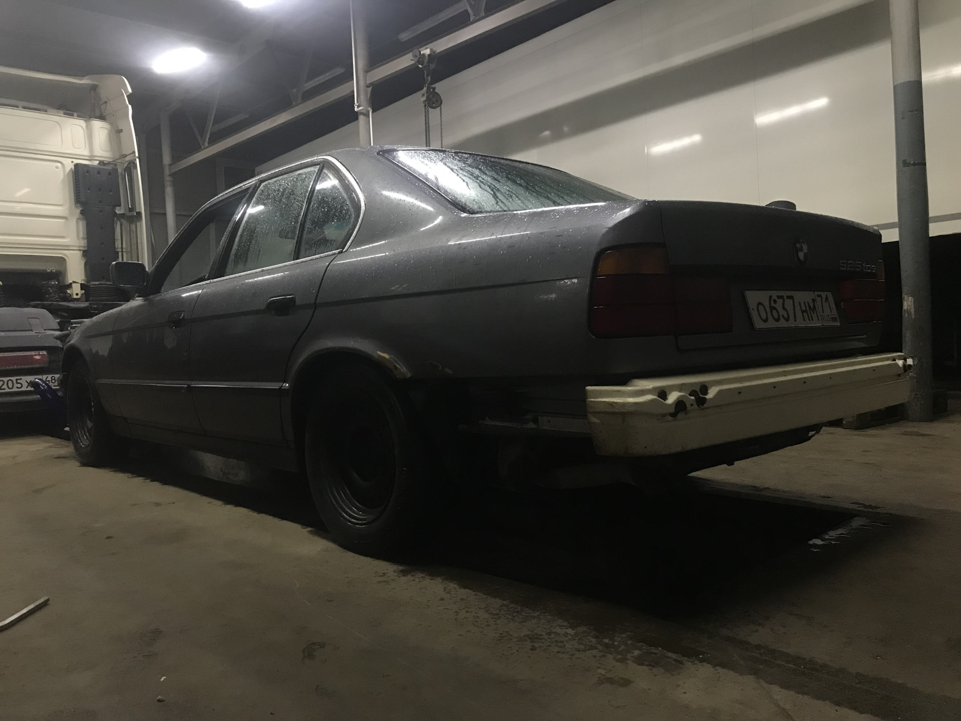 Замена масла в редукторе — BMW 5 series (E34), 2,5 л, 1992 года ...