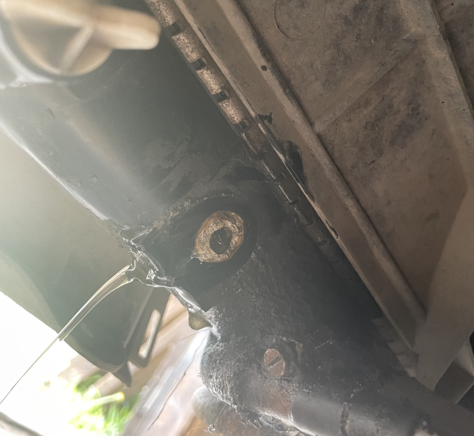 Обломился патрубок охлаждения АКПП на радиаторе Grand Vitara — Suzuki ...