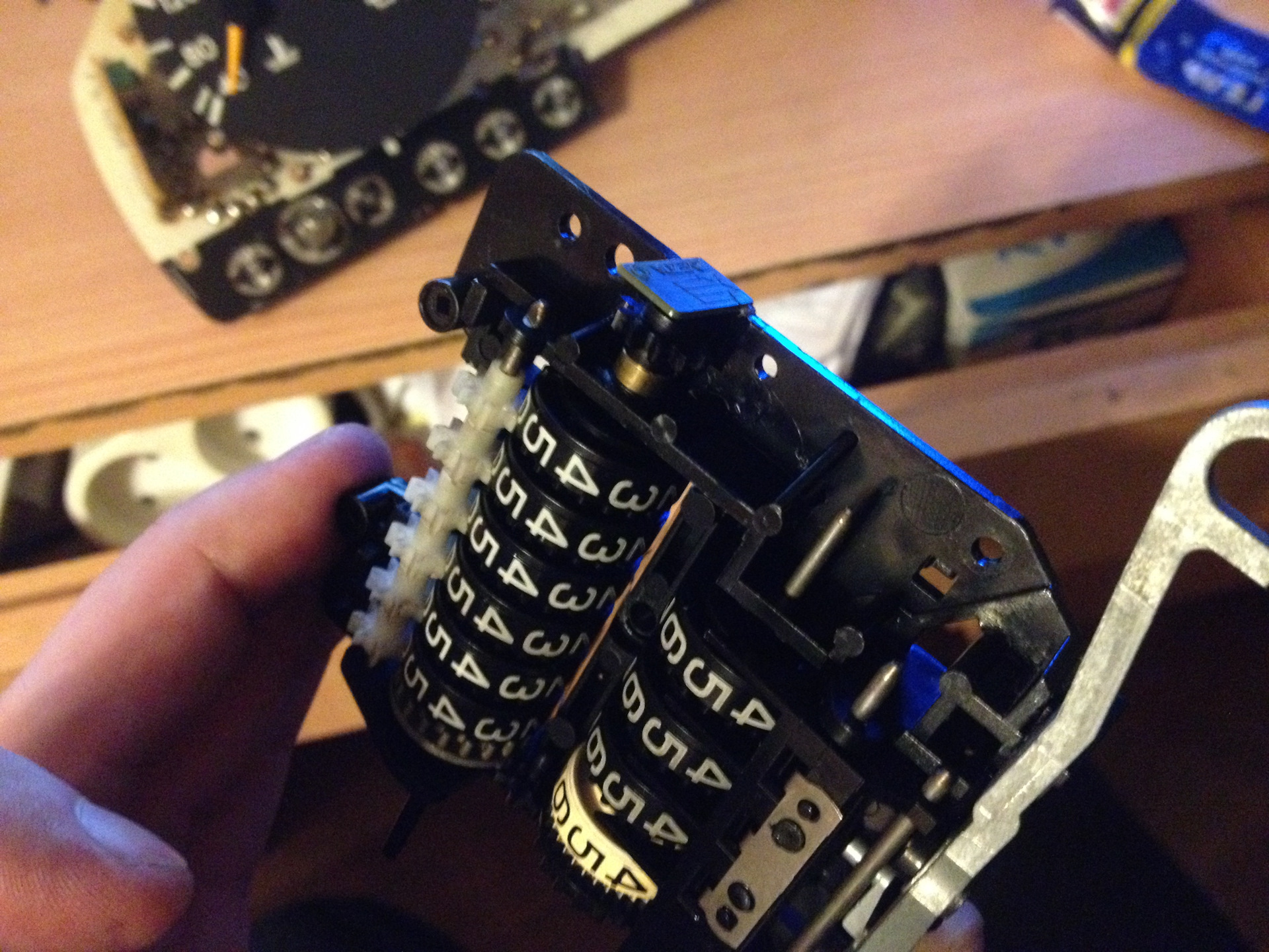 Починка одометра (чтоб не спрыгивал) — Mercedes-Benz E-Class (W124), 2 ...